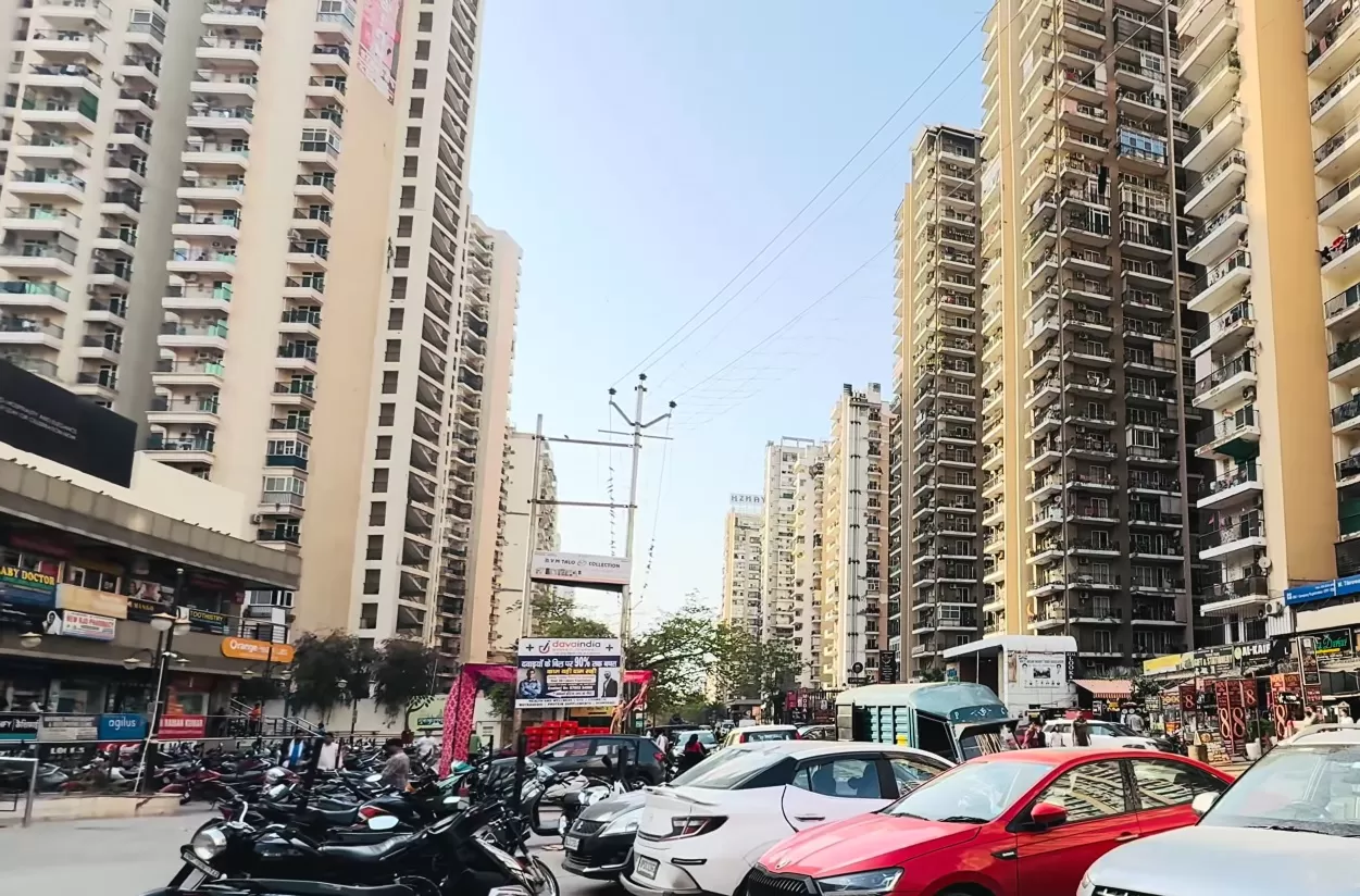 Gaur City 14th Avenue Ready to Move Flats Noida Extension