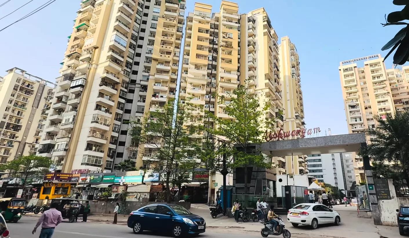 Gaur City 6th Avenue 2/3 BHK Flats Greater Noida West
